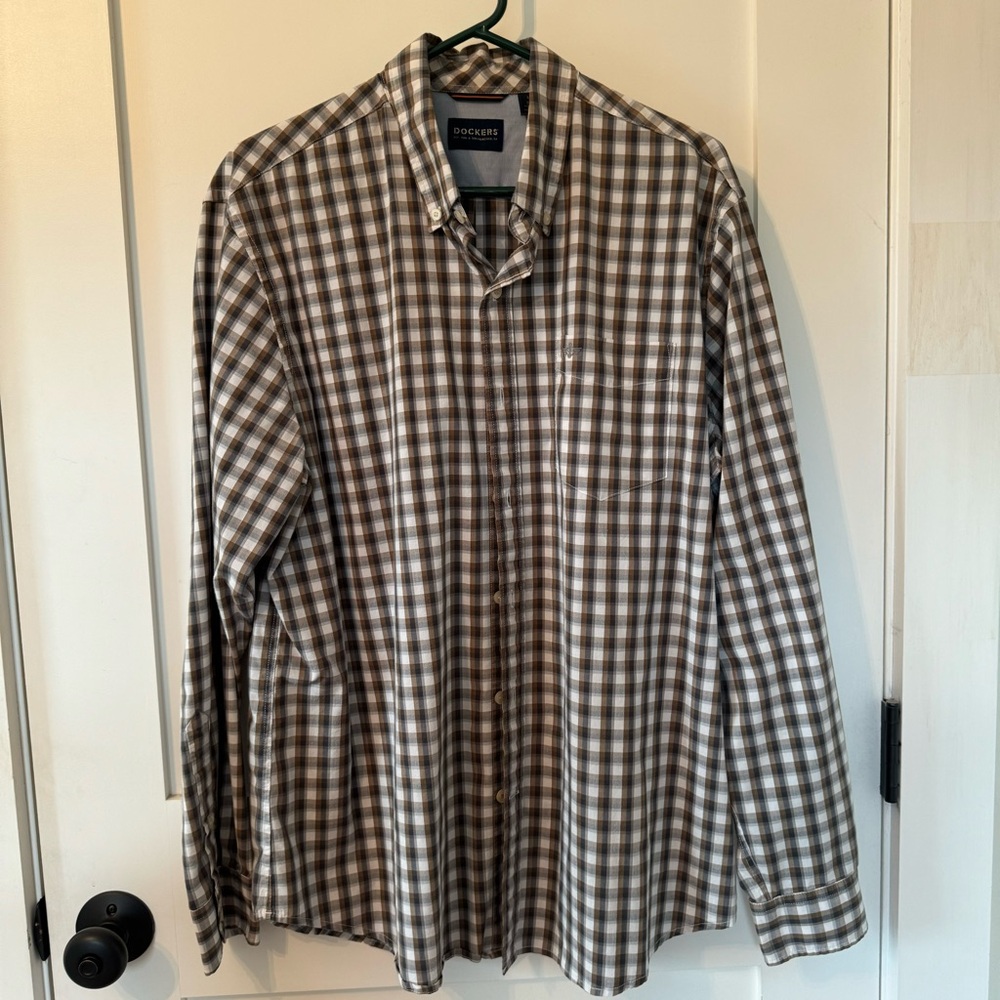 Pick any 4 of any $6 men’s button-down for $18!! Very lightly worn.